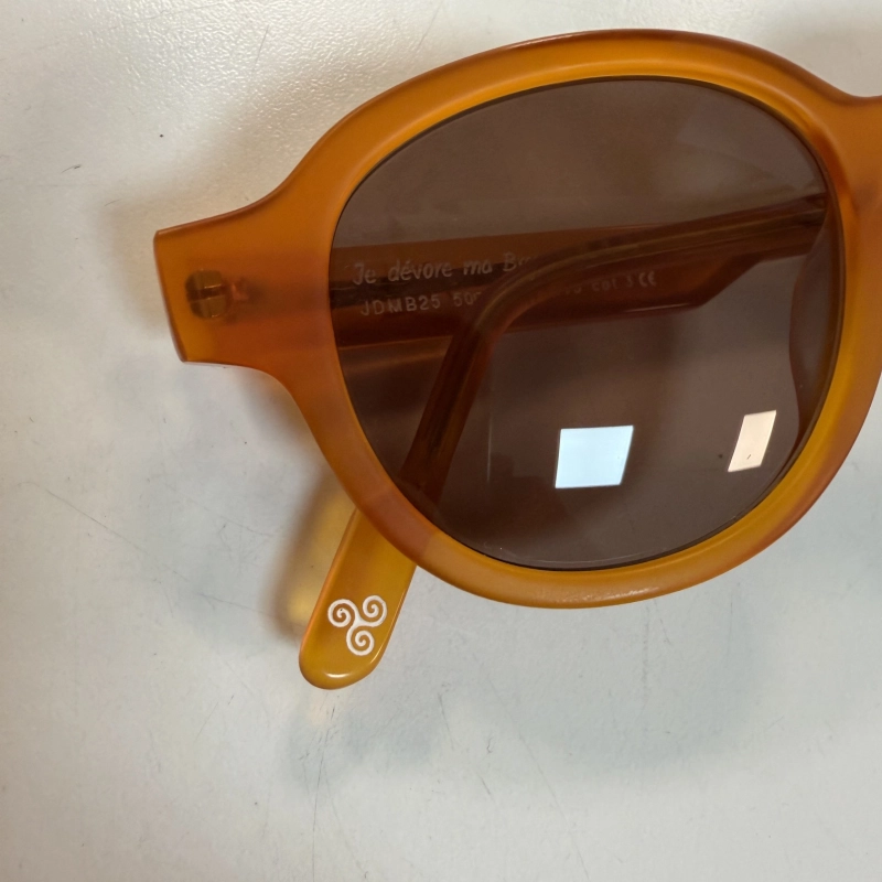 Lunettes de soleil ambrées | Kened x Je Dévore ma Bretagne